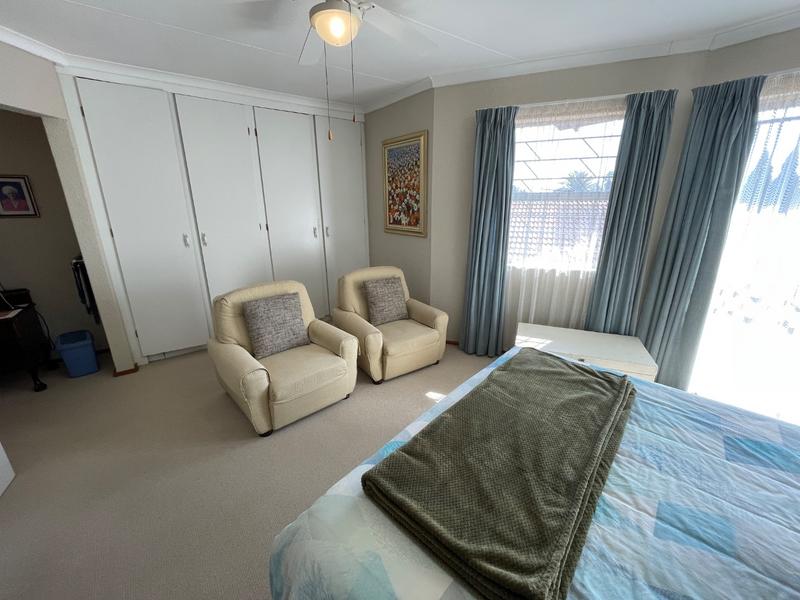 6 Bedroom Property for Sale in Rant En Dal Gauteng