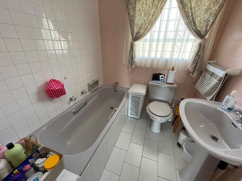 6 Bedroom Property for Sale in Rant En Dal Gauteng
