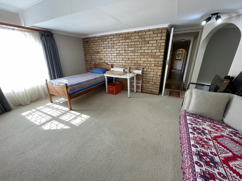 6 Bedroom Property for Sale in Rant En Dal Gauteng