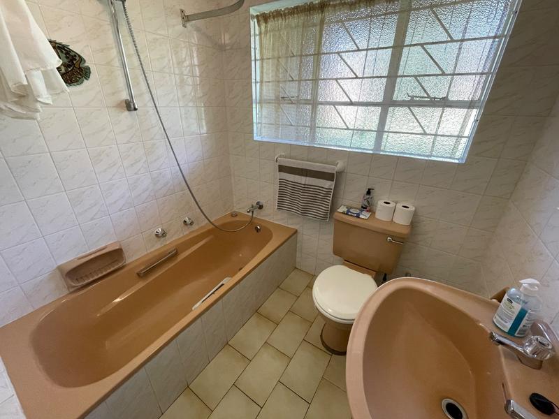 6 Bedroom Property for Sale in Rant En Dal Gauteng