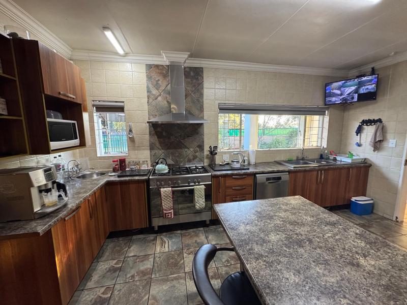 4 Bedroom Property for Sale in Meyerton Central Gauteng