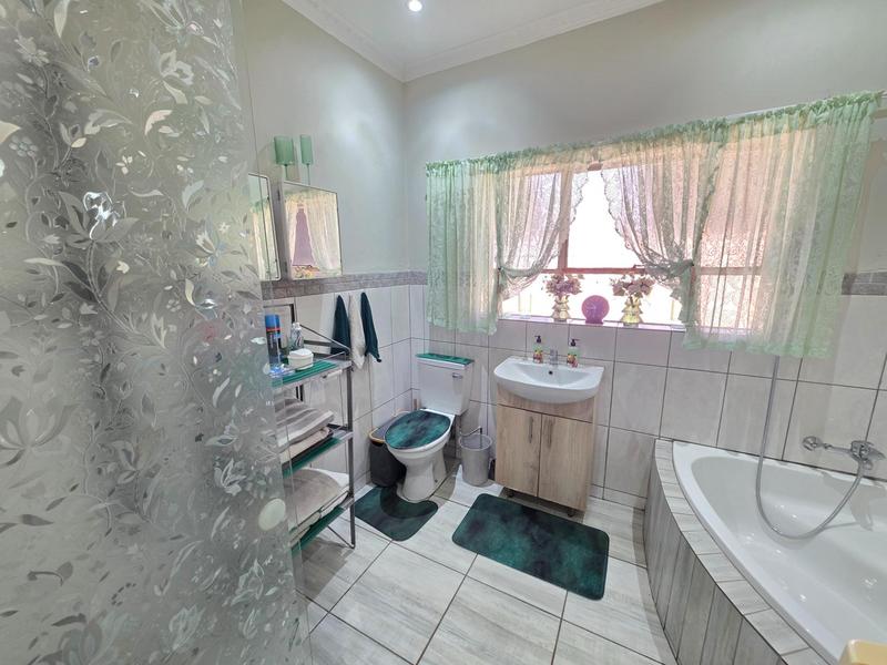 4 Bedroom Property for Sale in Meyerton Park Gauteng