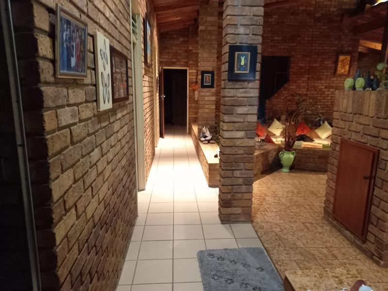 To Let 4 Bedroom Property for Rent in Dalpark Proper Gauteng