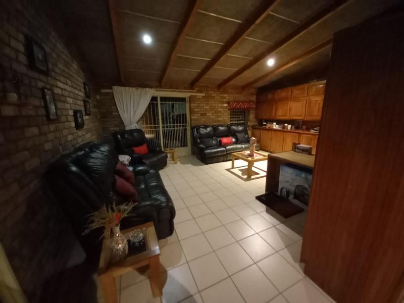 To Let 4 Bedroom Property for Rent in Dalpark Proper Gauteng
