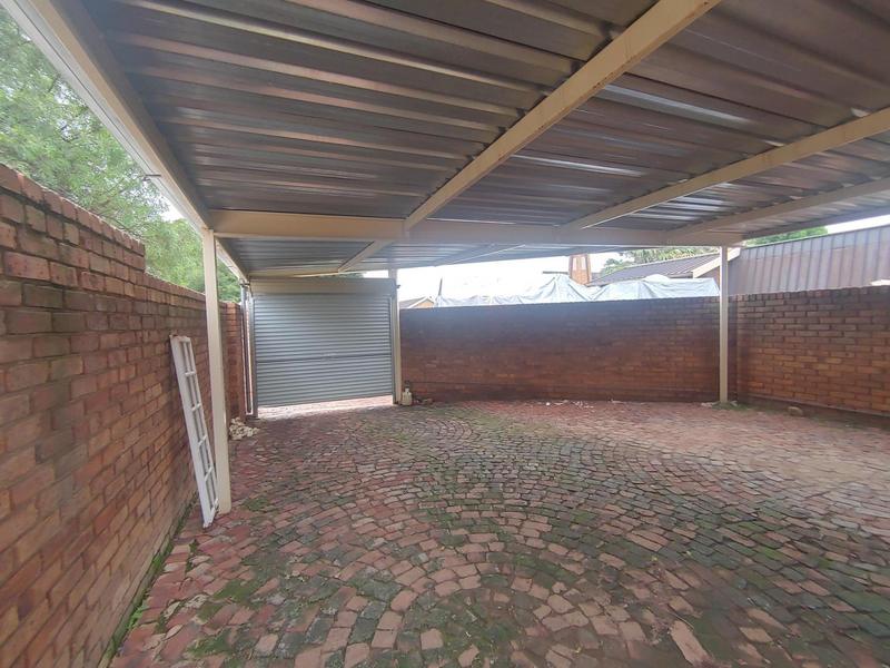To Let 4 Bedroom Property for Rent in Dalpark Proper Gauteng