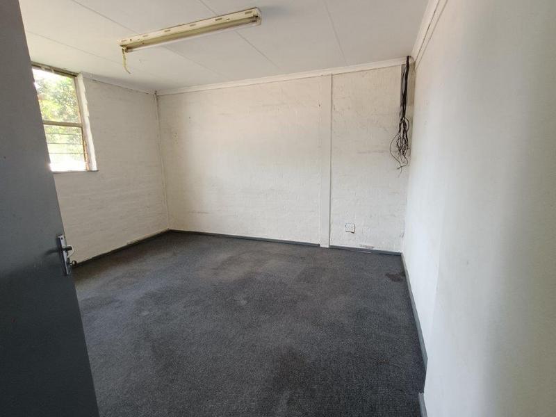 To Let Commercial Property for Rent in Robertville Gauteng