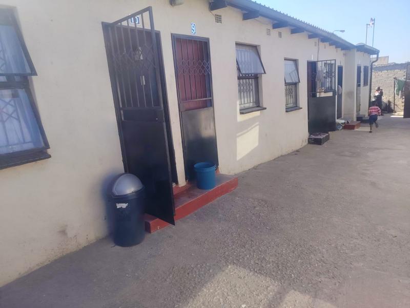 10 Bedroom Property for Sale in Olievenhoutbosch Gauteng