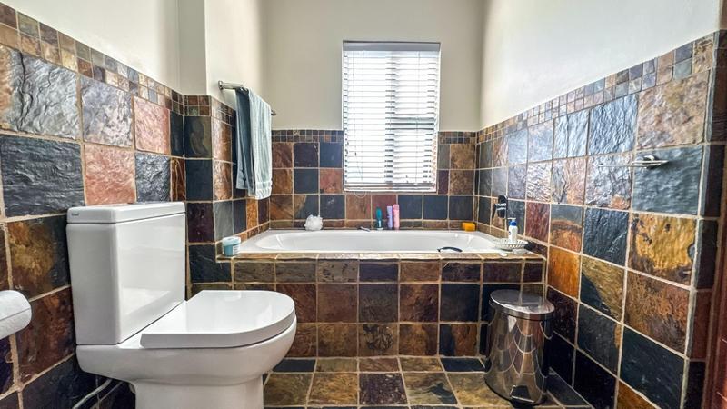 4 Bedroom Property for Sale in Midstream Ridge Gauteng