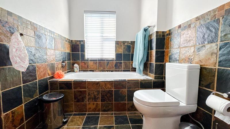 4 Bedroom Property for Sale in Midstream Ridge Gauteng