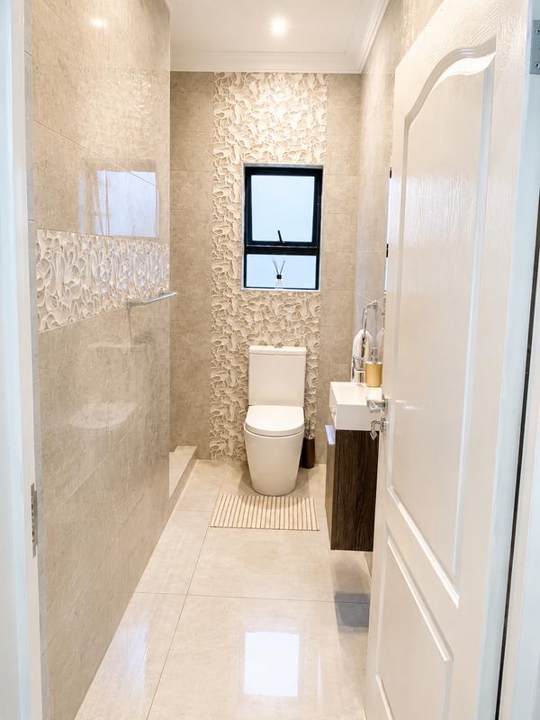 To Let 5 Bedroom Property for Rent in Lynnwood Glen Gauteng