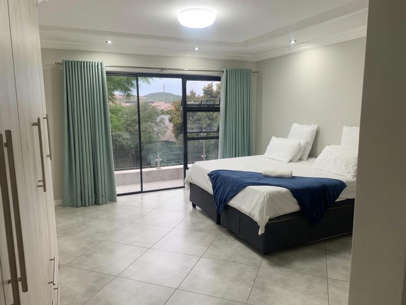 To Let 5 Bedroom Property for Rent in Lynnwood Glen Gauteng