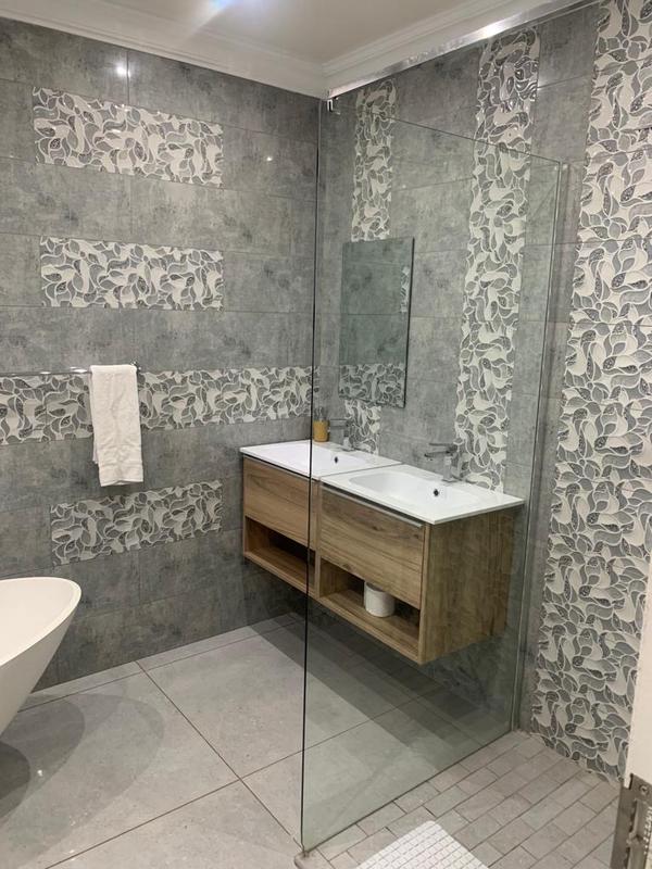 To Let 5 Bedroom Property for Rent in Lynnwood Glen Gauteng