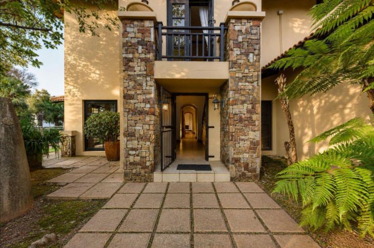 5 Bedroom Property for Sale in Waterkloof Ridge Gauteng