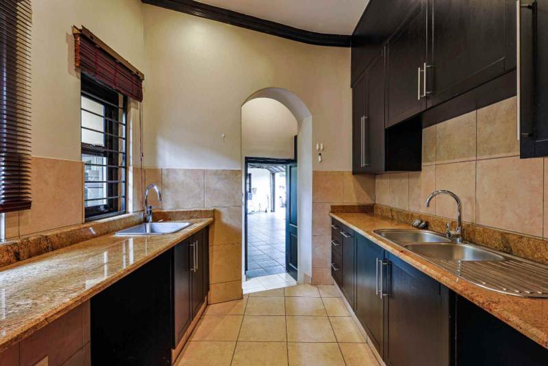 5 Bedroom Property for Sale in Waterkloof Ridge Gauteng