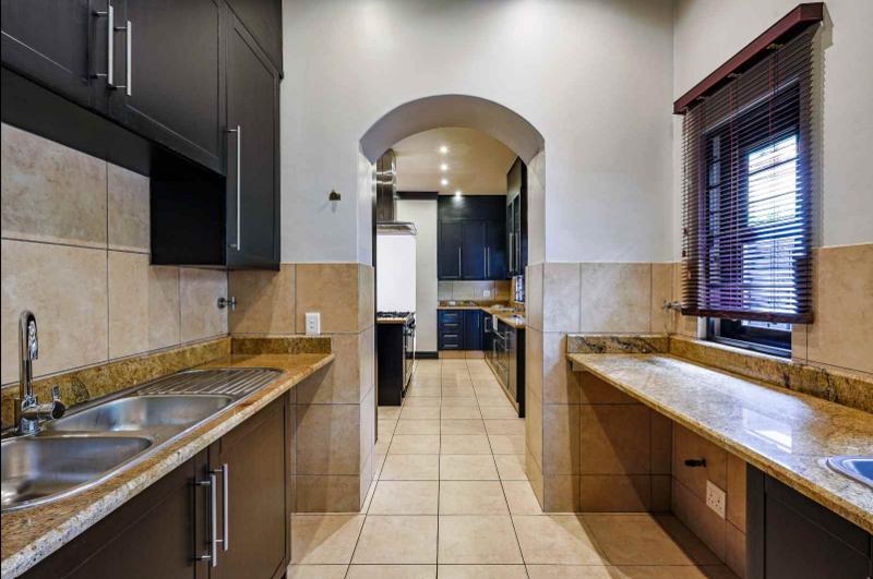 5 Bedroom Property for Sale in Waterkloof Ridge Gauteng