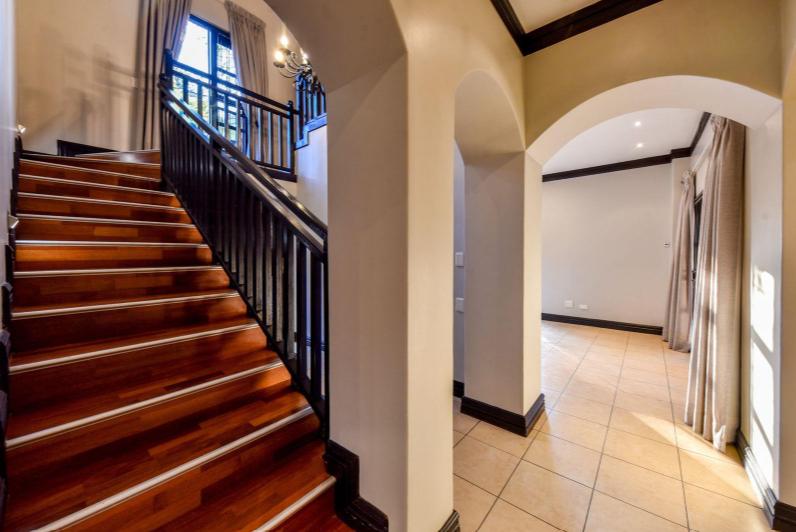 5 Bedroom Property for Sale in Waterkloof Ridge Gauteng