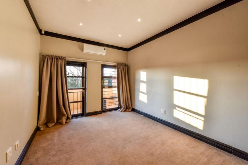 5 Bedroom Property for Sale in Waterkloof Ridge Gauteng