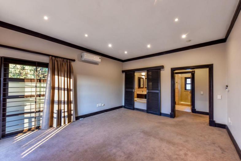 5 Bedroom Property for Sale in Waterkloof Ridge Gauteng
