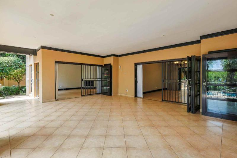 5 Bedroom Property for Sale in Waterkloof Ridge Gauteng