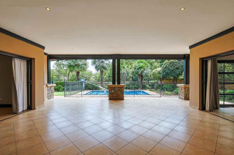 5 Bedroom Property for Sale in Waterkloof Ridge Gauteng