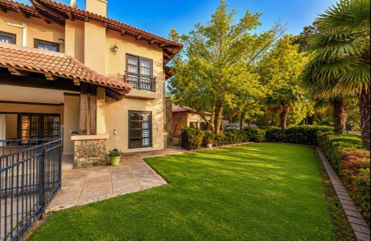 5 Bedroom Property for Sale in Waterkloof Ridge Gauteng