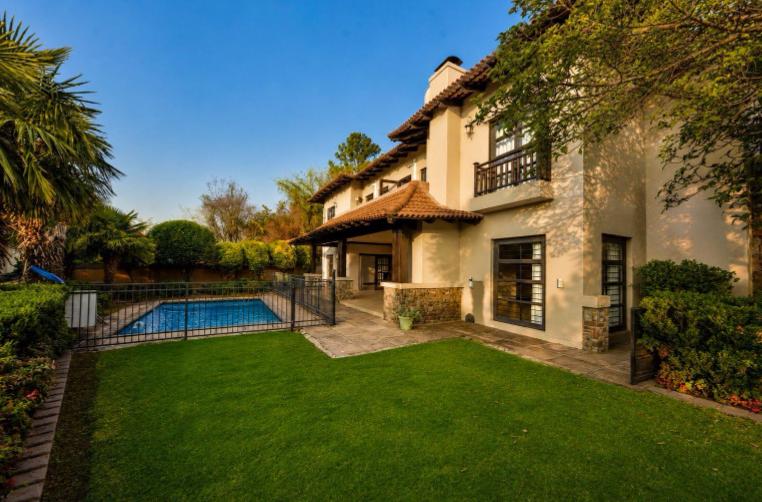5 Bedroom Property for Sale in Waterkloof Ridge Gauteng