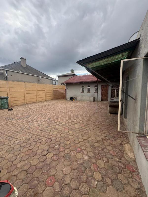 2 Bedroom Property for Sale in Roodepoort North Gauteng