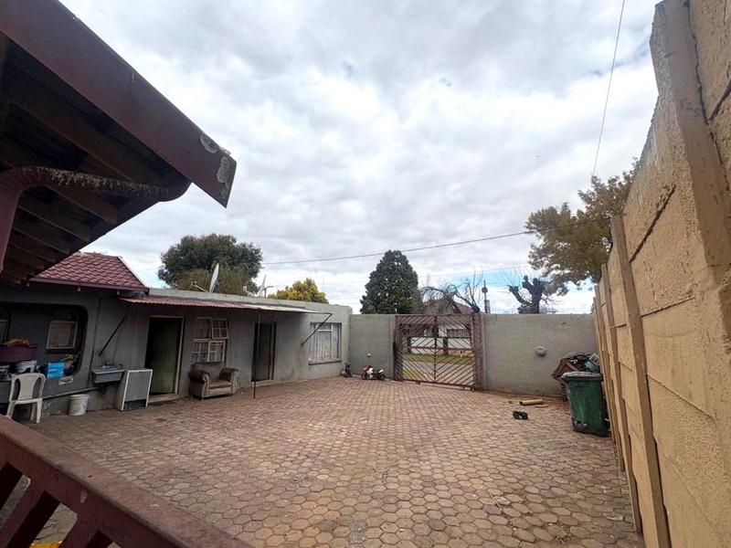 2 Bedroom Property for Sale in Roodepoort North Gauteng
