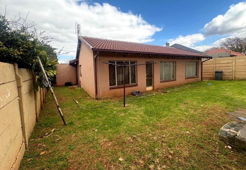 2 Bedroom Property for Sale in Roodepoort North Gauteng