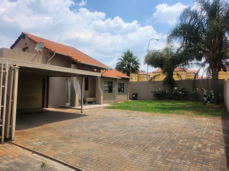 To Let 3 Bedroom Property for Rent in Ormonde Gauteng