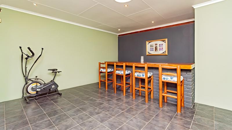 6 Bedroom Property for Sale in Brackenhurst Gauteng
