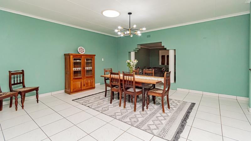 6 Bedroom Property for Sale in Brackenhurst Gauteng