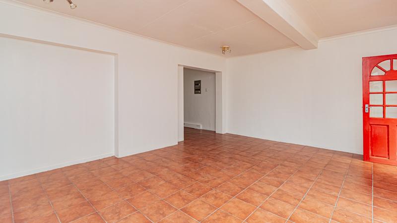 6 Bedroom Property for Sale in Brackenhurst Gauteng
