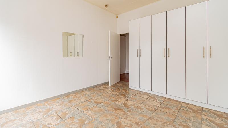 6 Bedroom Property for Sale in Brackenhurst Gauteng