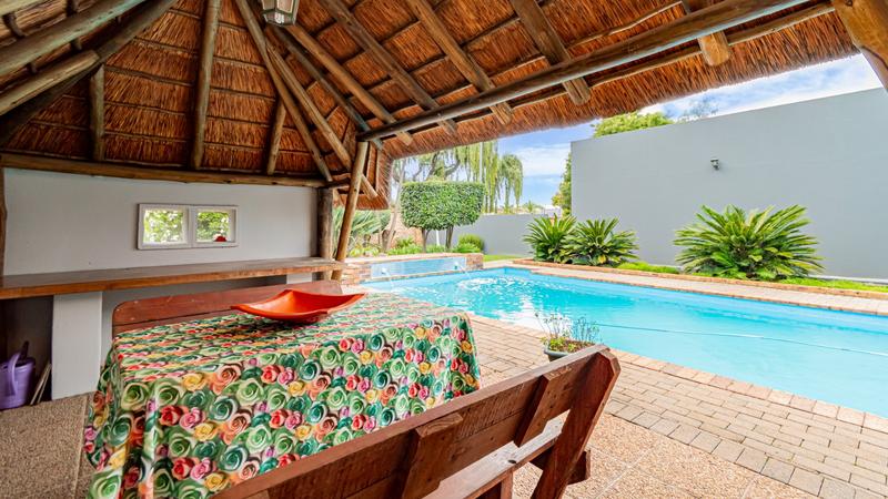6 Bedroom Property for Sale in Brackenhurst Gauteng