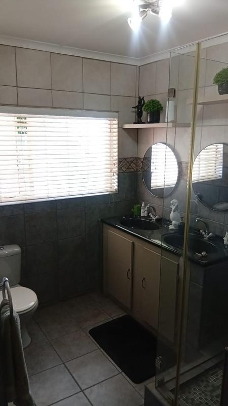 4 Bedroom Property for Sale in Randhart Gauteng