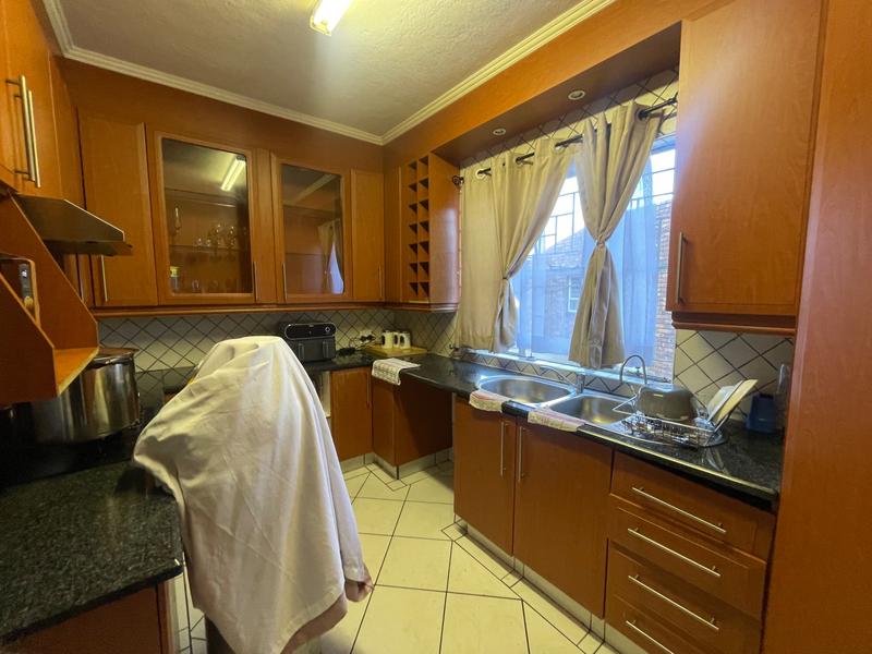 2 Bedroom Property for Sale in Edleen Gauteng
