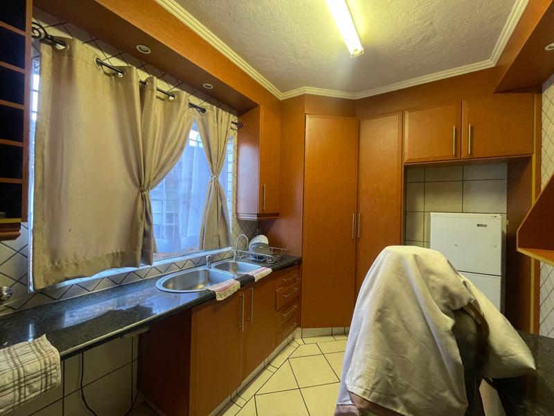2 Bedroom Property for Sale in Edleen Gauteng