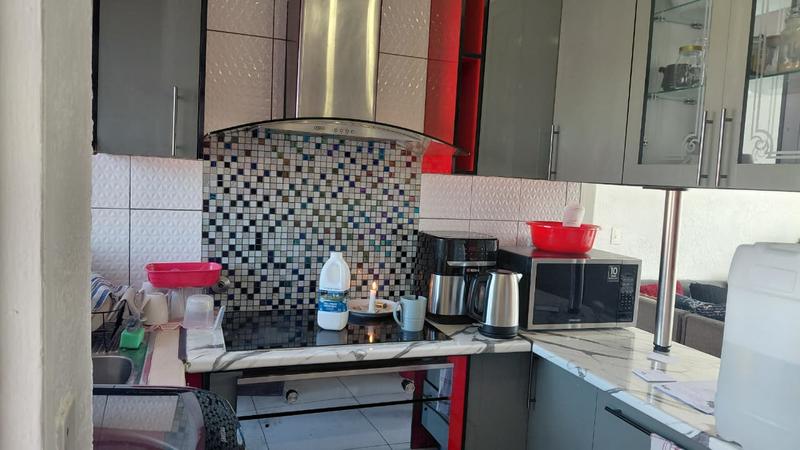 2 Bedroom Property for Sale in Linmeyer Gauteng