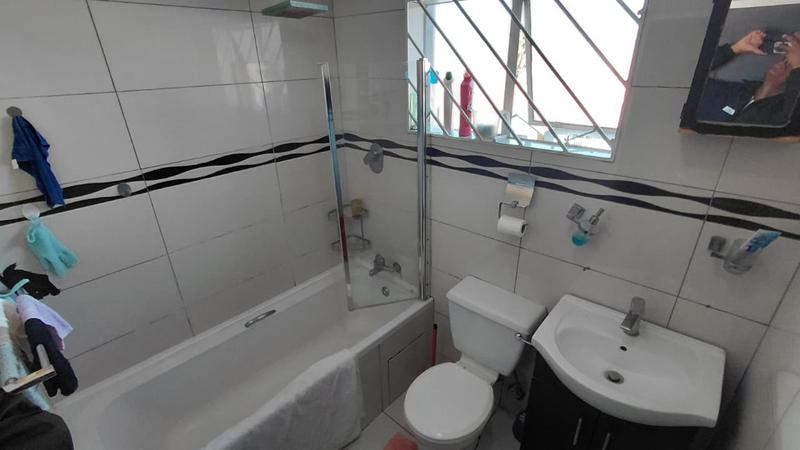 2 Bedroom Property for Sale in Linmeyer Gauteng