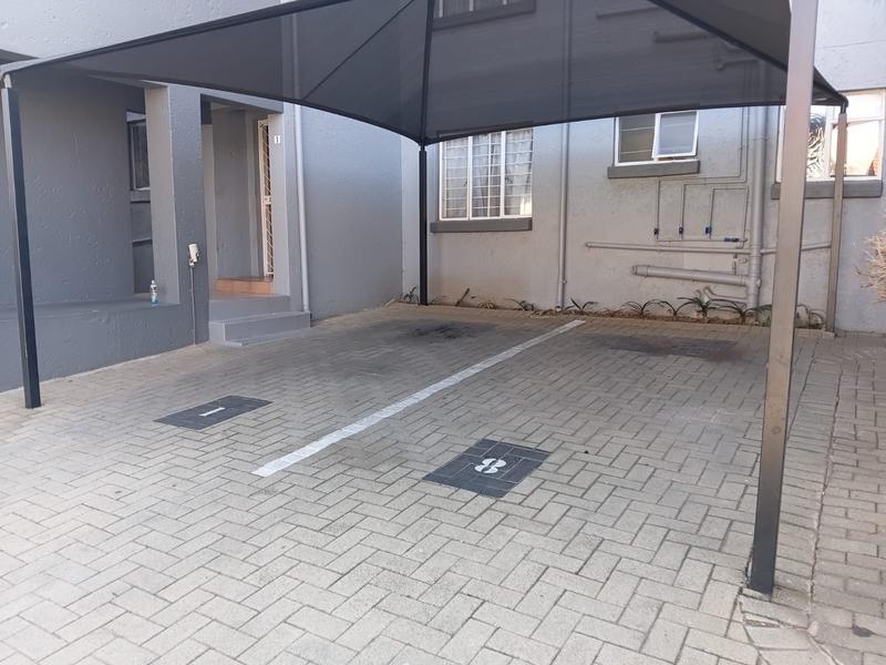 2 Bedroom Property for Sale in Linmeyer Gauteng