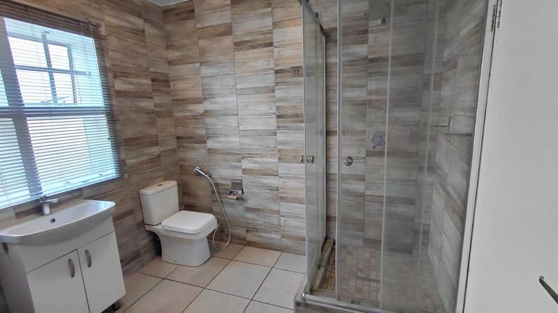 2 Bedroom Property for Sale in Mulbarton Gauteng
