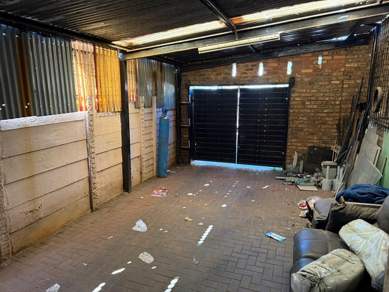 4 Bedroom Property for Sale in Laudium Gauteng