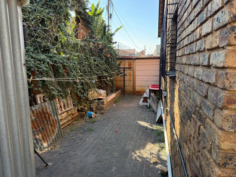 4 Bedroom Property for Sale in Laudium Gauteng