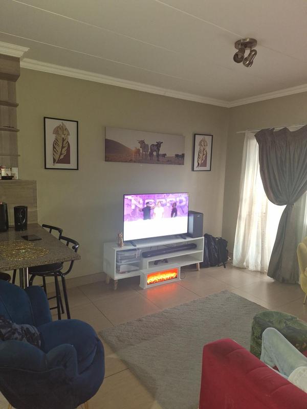To Let 2 Bedroom Property for Rent in Moregloed Gauteng