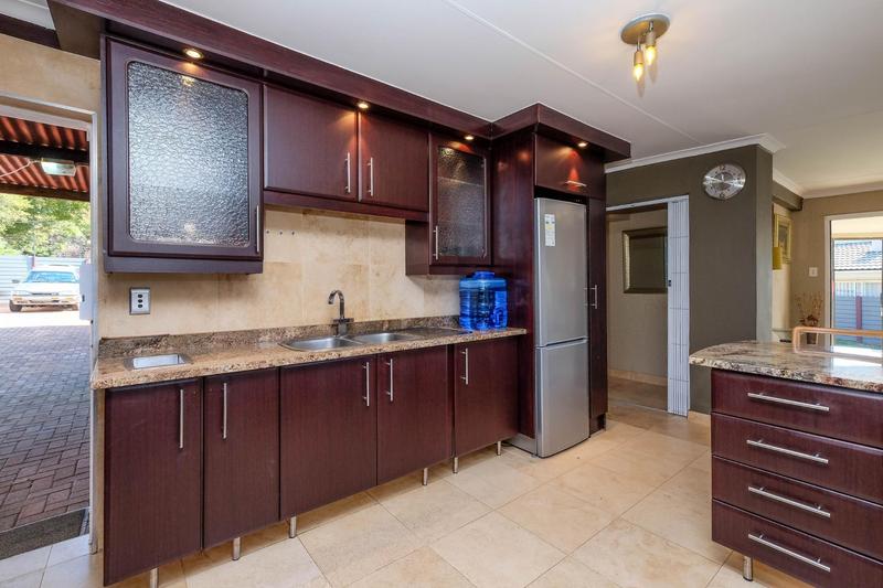 3 Bedroom Property for Sale in Little Falls Gauteng