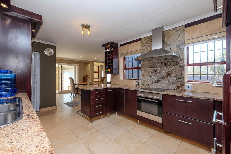 3 Bedroom Property for Sale in Little Falls Gauteng