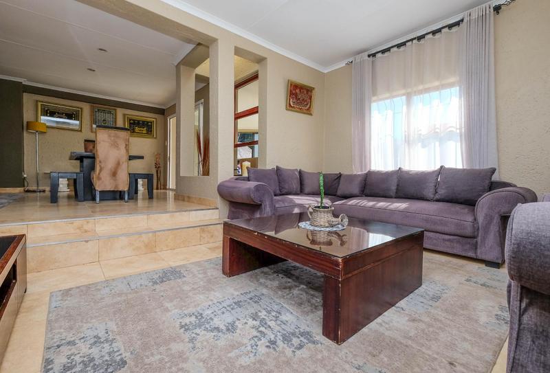 3 Bedroom Property for Sale in Little Falls Gauteng