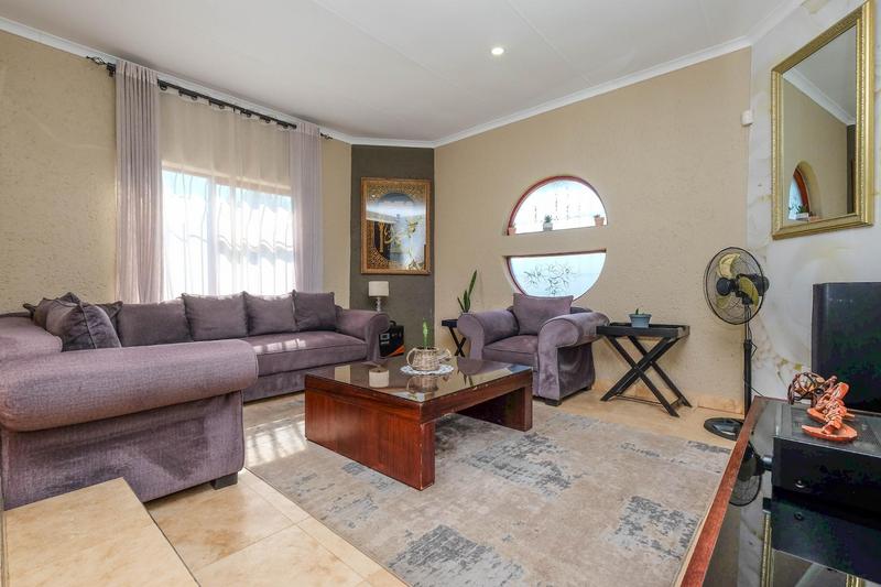3 Bedroom Property for Sale in Little Falls Gauteng