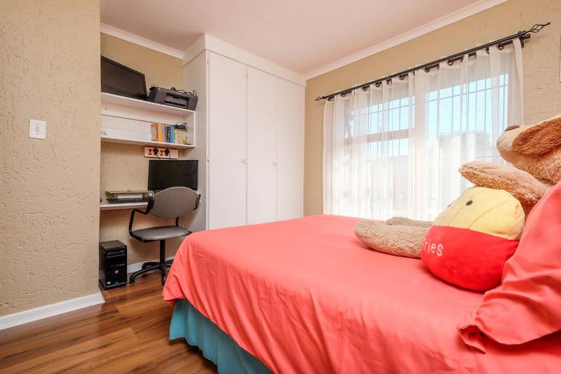 3 Bedroom Property for Sale in Little Falls Gauteng